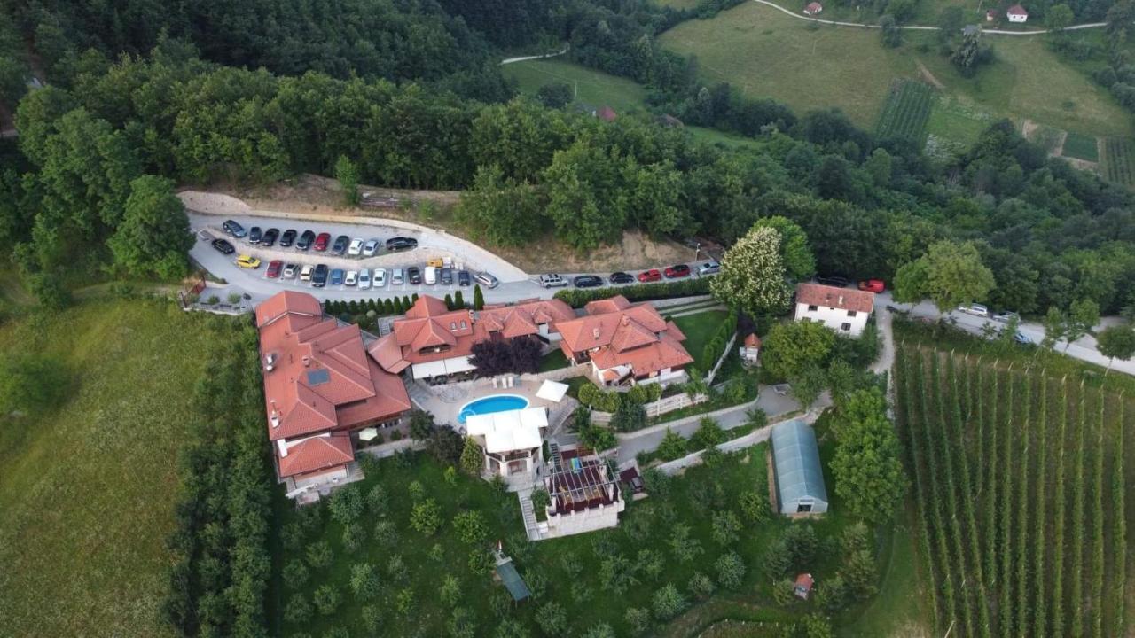 Lux Smestaj Ivanjicki Konaci Иваница Экстерьер фото